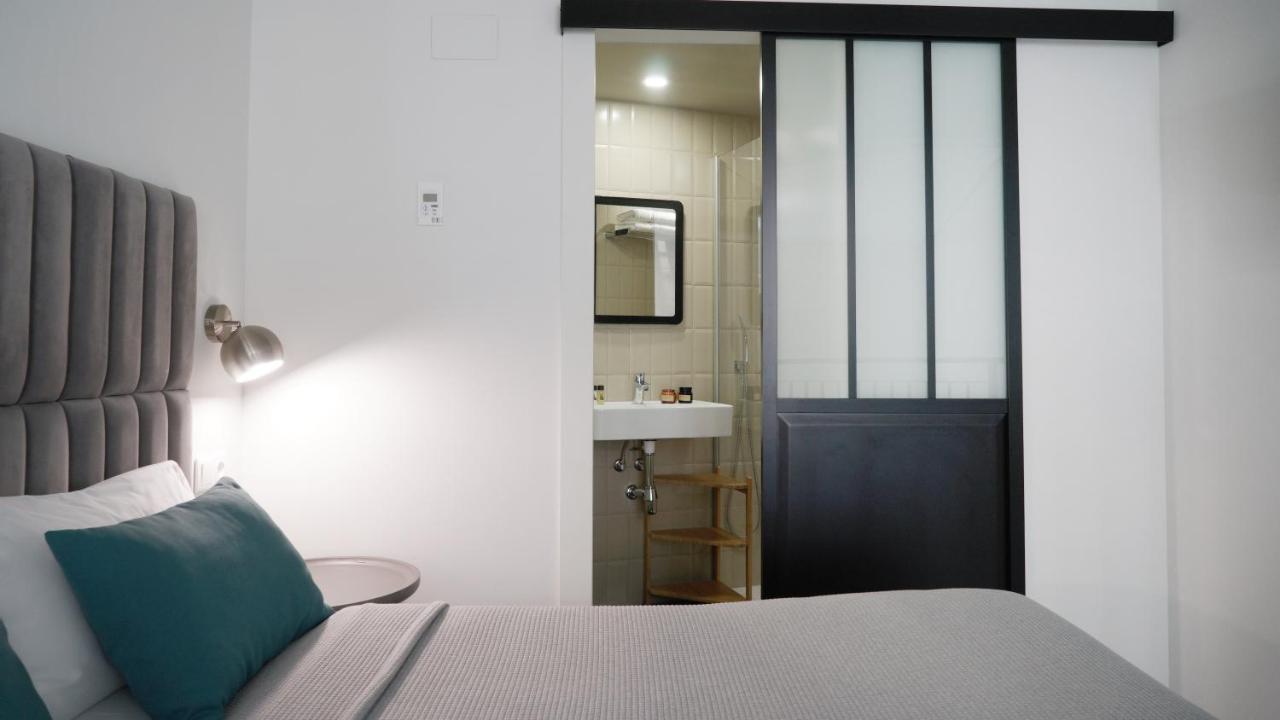 Md Design Hotel - Portal Del Real Valencia Exterior photo